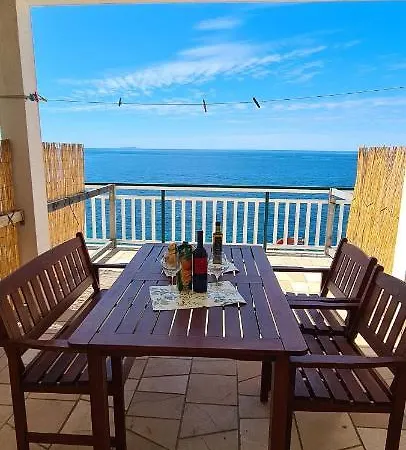 Ana I Ante Punta * Milna (Hvar)